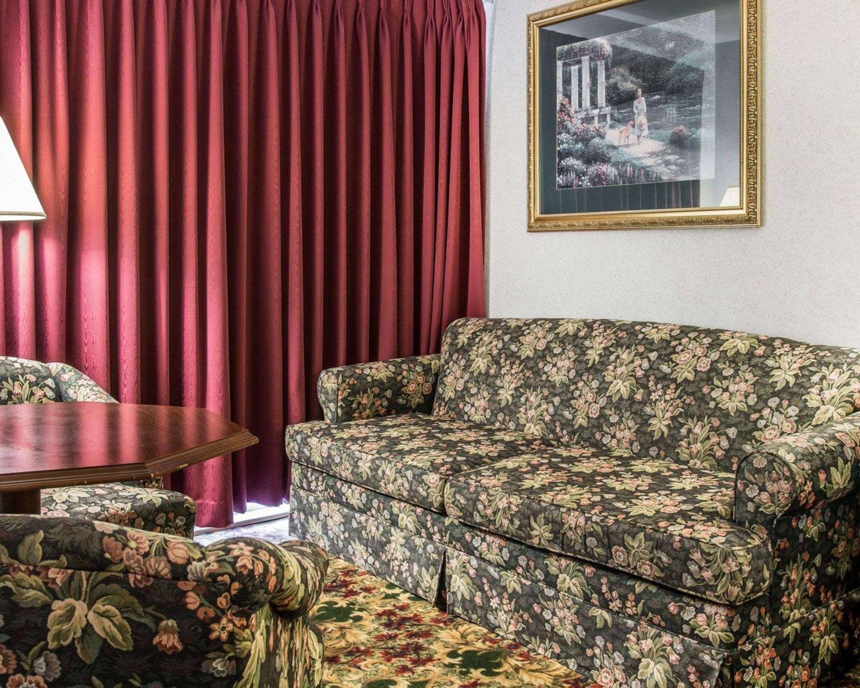 Clarion Hotel Beachfront Mackinaw City Esterno foto