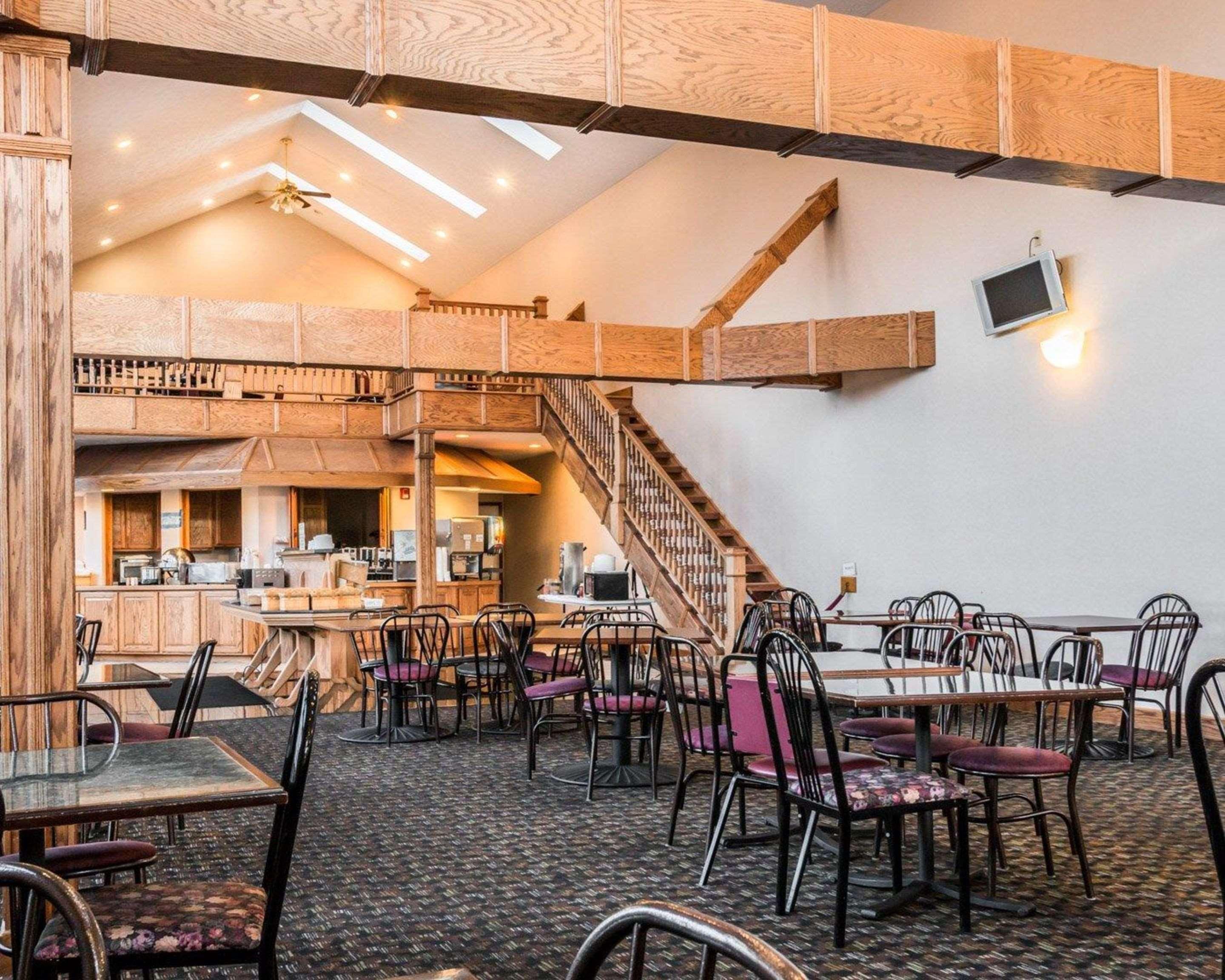 Clarion Hotel Beachfront Mackinaw City Esterno foto